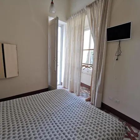Eureka Apartment *